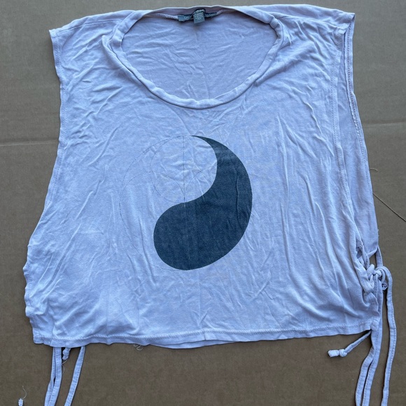 Yin and Yang Muscle Tee - Picture 1 of 2